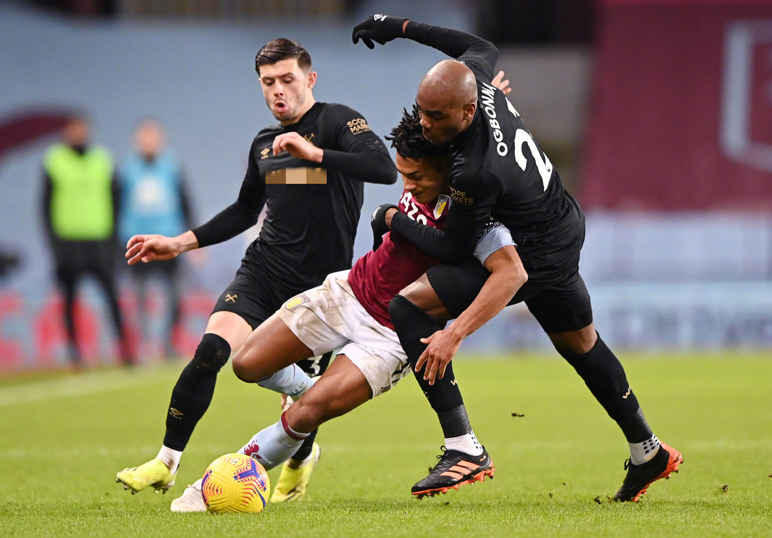 容显得越发 容显得越发